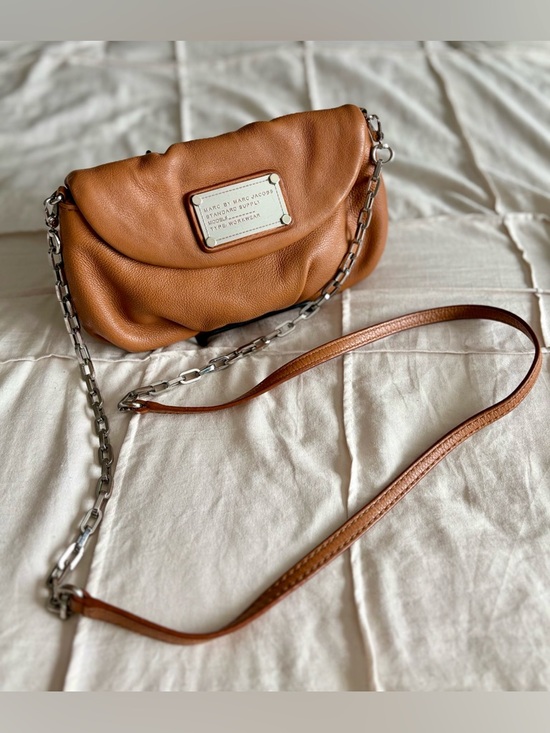 Marc By Marc Jacobs Handbags - Marc by Marc Jacobs Natasha Q Vintage Leather Crossbody Bag
